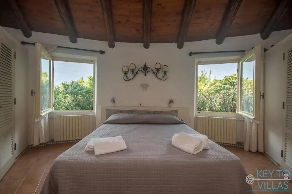 Villa Le Filaschi, BBQ, pool, sea view, garden, terrace Costa Paradiso Italia